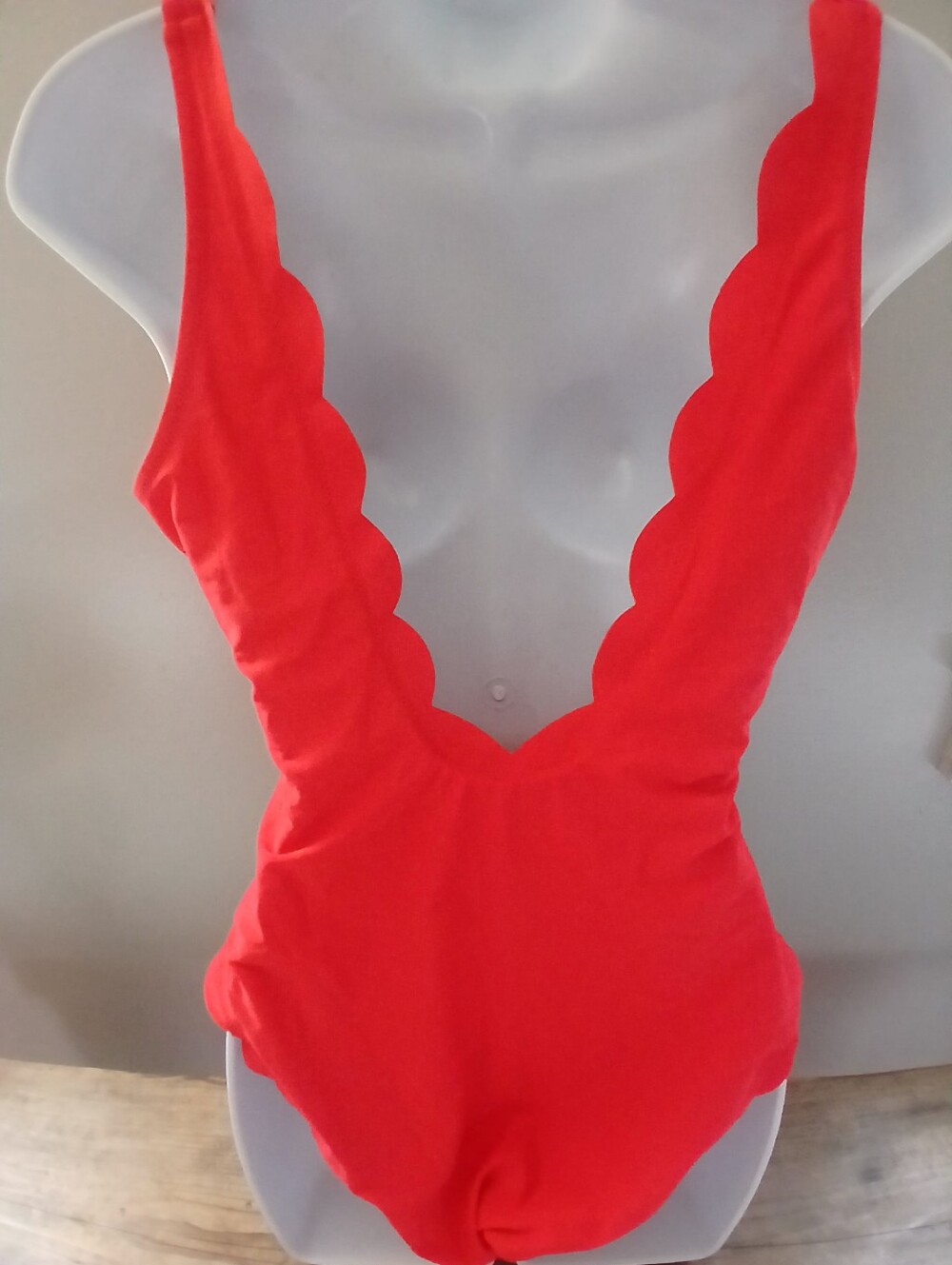 J. Crew Swimsuit Scallop-Edge One-Piece with Front Tie . Size M - Picture 5 of 7